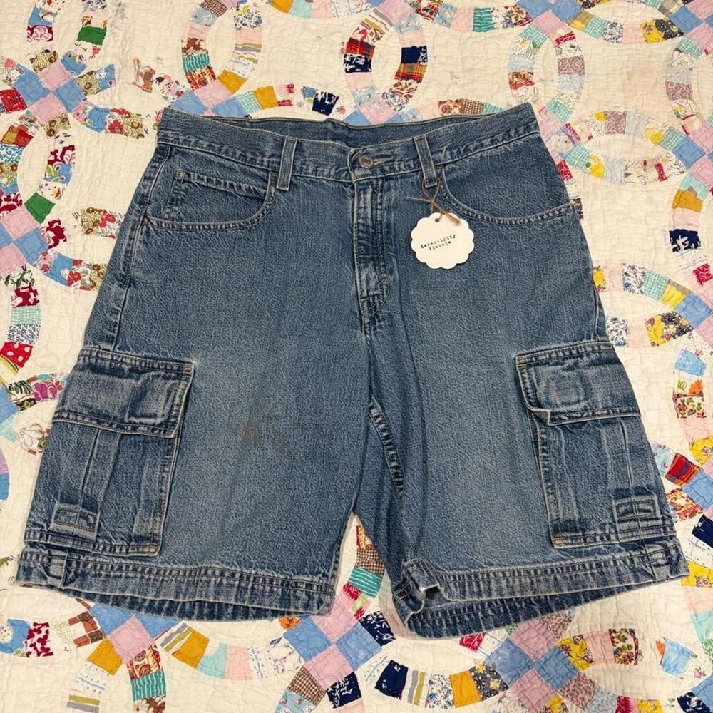 Vintage Levi's Denim Cargo Shorts size 30" waist